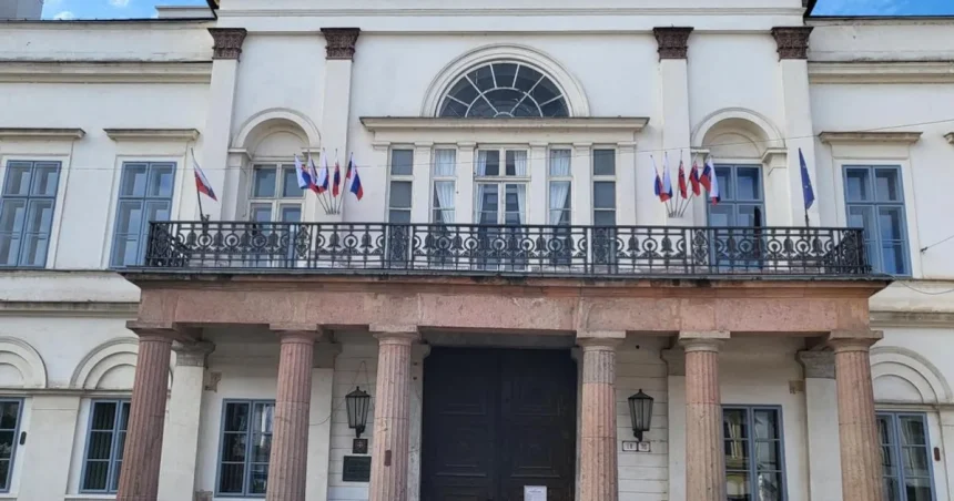 Vedecká knižnica v Košiciach má novú riaditeľku, zostalo jedenásť vlajok