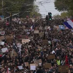 Vo Francúzsku protestuje 800-tisíc ľudí, v Paríži došlo k potýčkam s políciou