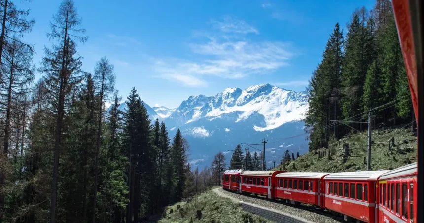 Z paliem do Álp: Bernina Express je jedným z najkrajších vlakov Európy