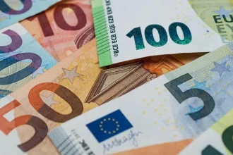 Zahraničný obchod skončil v auguste so schodkom 125 miliónov eur
