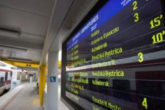 Železničná doprava cez Žilinu je po požiari v mimoriadnom režime