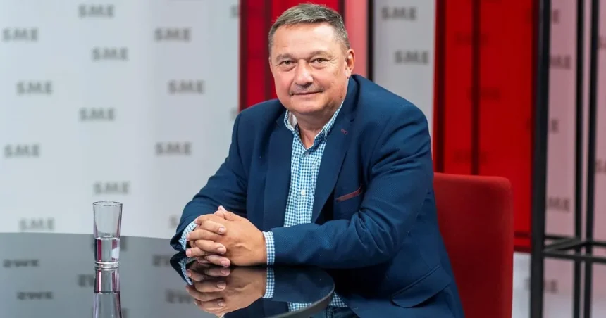 Zmeko: Ľudia by mali mať doma vodu na tri dni, nejde o paniku
